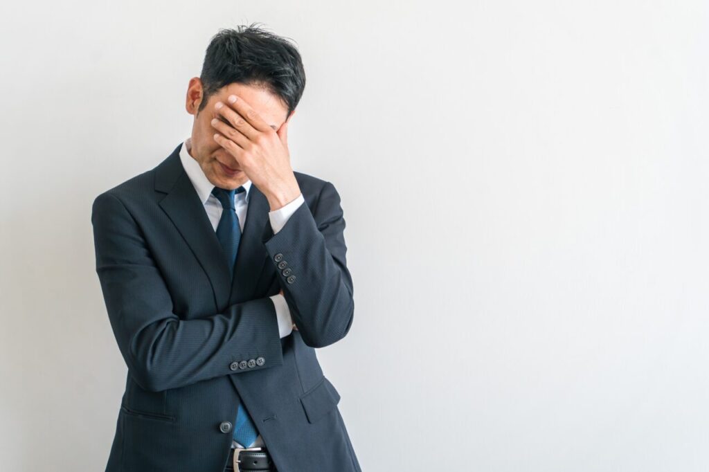 悩んでる男性